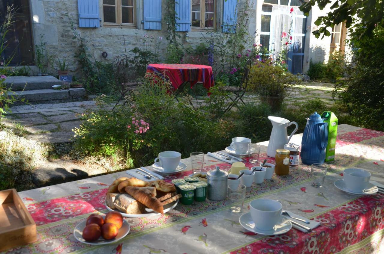 Le Vieux Velo Bed and Breakfast Chaptuzat Εξωτερικό φωτογραφία