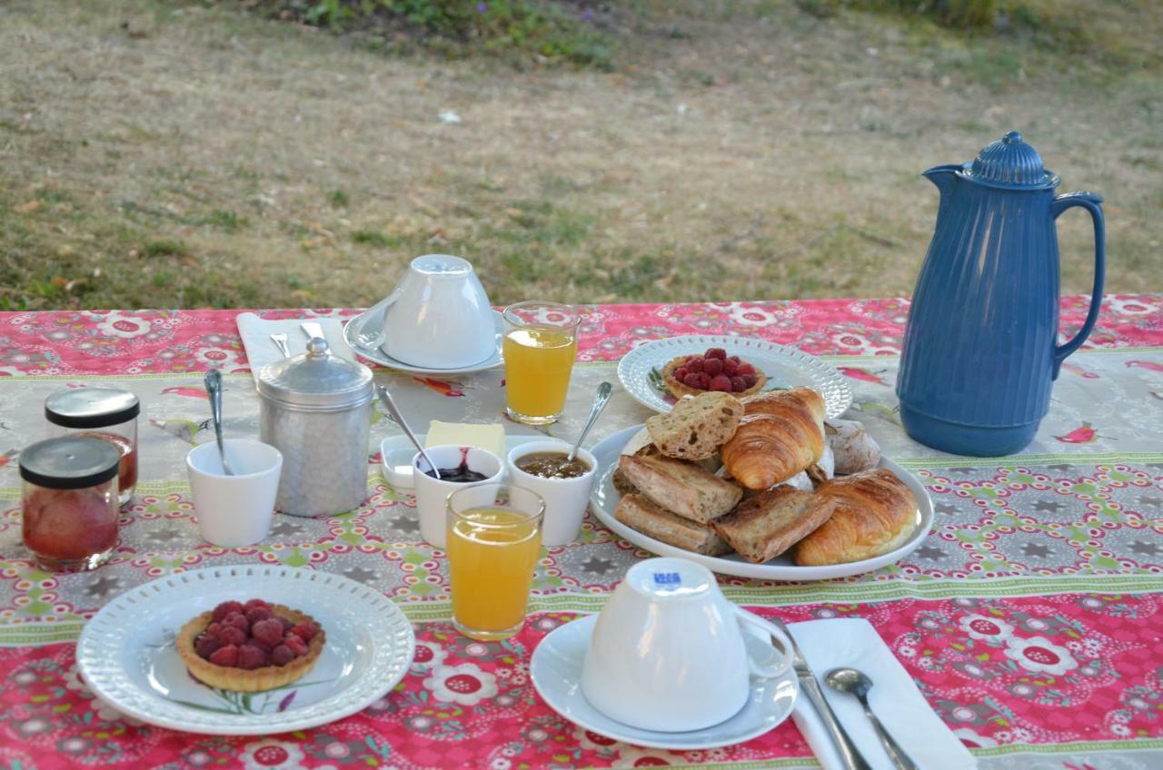 Le Vieux Velo Bed and Breakfast Chaptuzat Εξωτερικό φωτογραφία